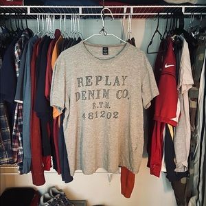 REPLAY DENIM TEE.